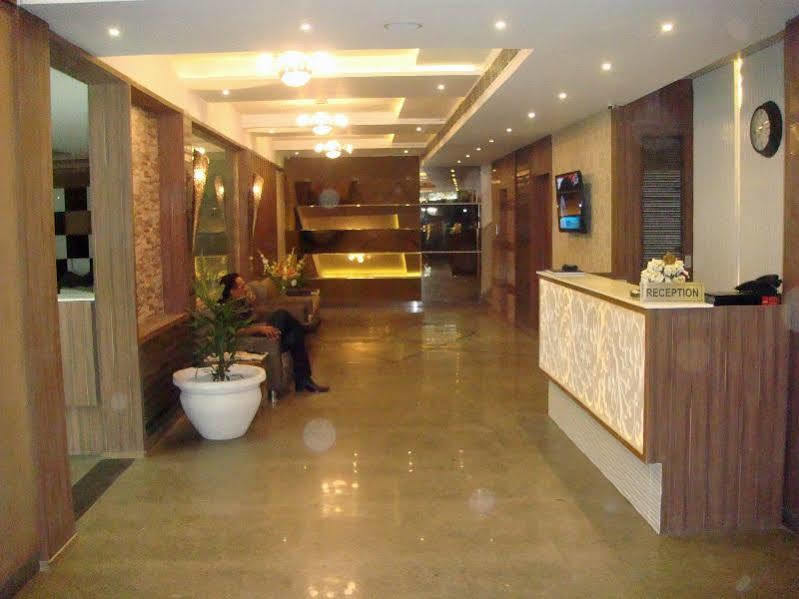 Hotel Poonam Plaza Agra  Exterior foto