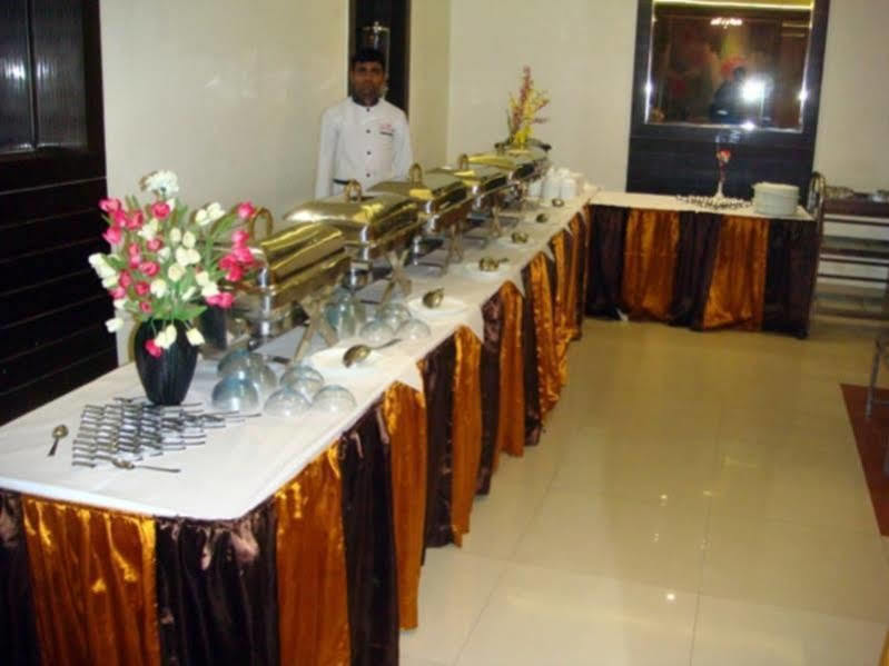 Hotel Poonam Plaza Agra  Exterior foto